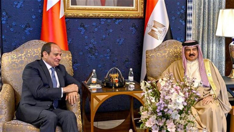 السيسي يلتقي ملك البحرين على هامش القمة العربية