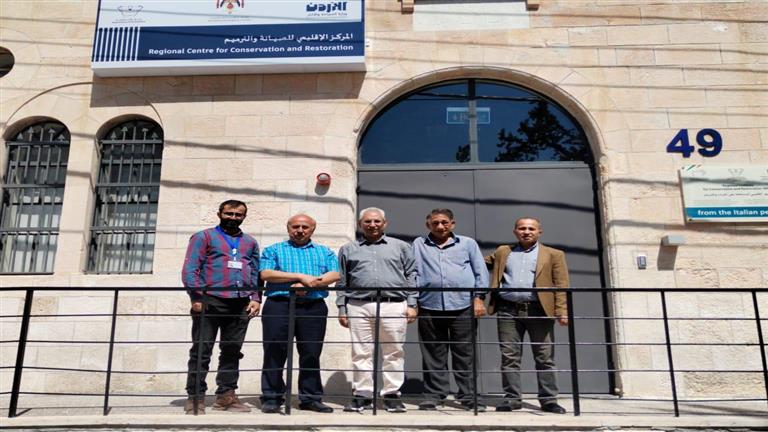 رئيس جامعة المنيا يتفقد معامل المركز الإقليمي للصيانة والترميم بالأردن 