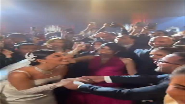 بحضور عمرو دياب.. أحمد السقا يرقص مع ريم سامي في حفل زفافها