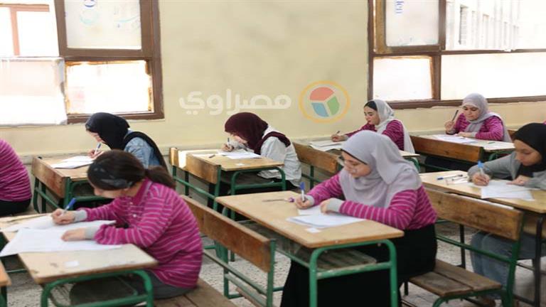 طلاب الإعدادية بالقاهرة يؤدون امتحانات اللغة الأجنبية والكمبيوتر وتكنولوجيا المعلومات