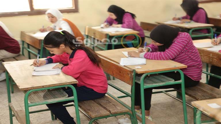 أحدث 19 صورة لأول أيام امتحانات الشهادة الإعدادية في مدارس الجيزة