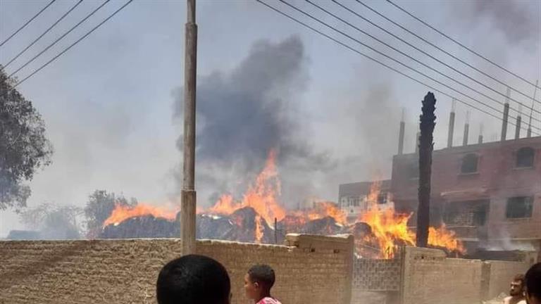 السيطرة على حريق داخل عصارة قصب في قنا 