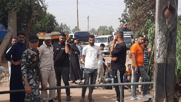 معدية أبو غالب.. استخراج 3 جثث والبحث عن 14 عاملة مفقودة