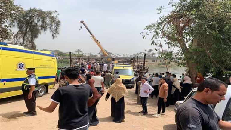 بالفيديو والصور- لحظة انتشال ضحايا حادث معدية أبو غالب.. 3 فتيات في المياه