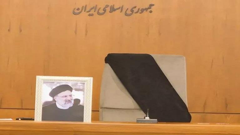 نهاية حقبة تحويلية في سياسة إيرانية.. هل تمهد وفاة رئيسي لانقلاب الحرس الثوري؟