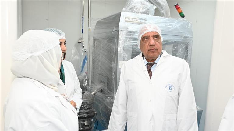 وزير قطاع الأعمال يتفقد مصانع الشركة العربية للأدوية "ادكو"