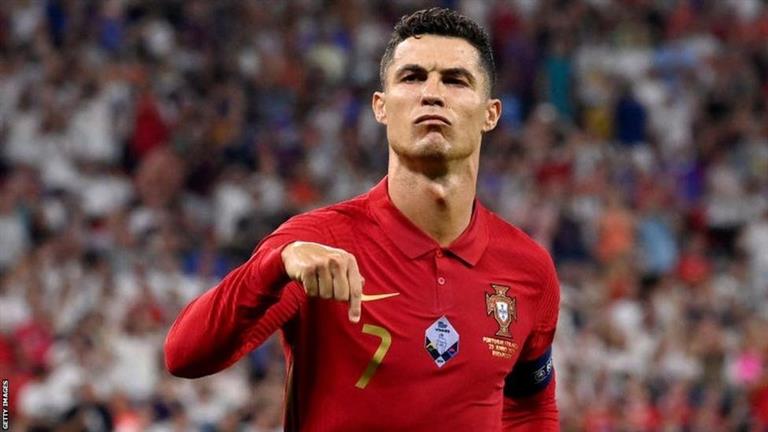 أكبر لاعب ورقم رونالدو القياسي.. تشكيل البرتغال لمواجهة التشيك في يورو 2024
