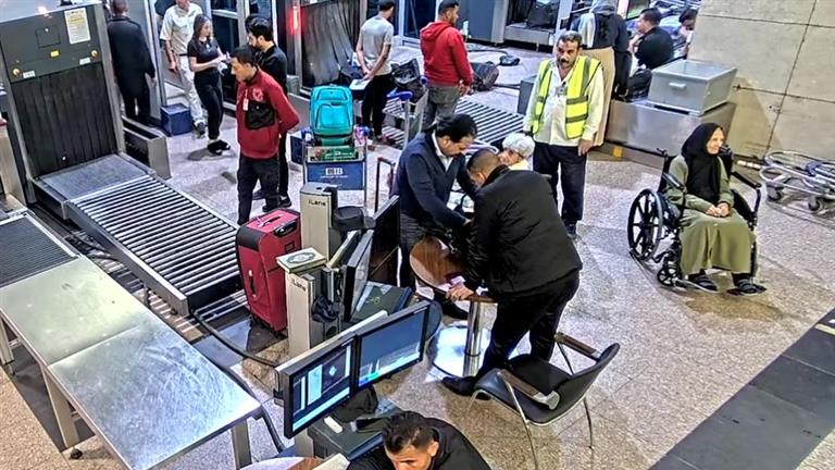  كاميرات مطار القاهرة تكذب أجنبي ادعى استبدال أمواله