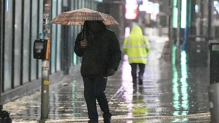 تحذيرات في بريطانيا من استمرار الأمطار الغزيرة بجميع أنحاء البلاد
