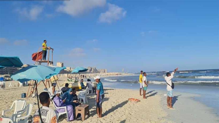 ممنوع الخروج بـ"المايوه".. 8 محاذير على شواطئ الإسكندرية- صور