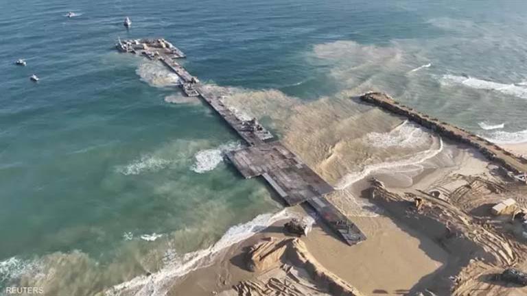 فيديو| انهيار جزء من الرصيف الأمريكي البحري من شاطئ غزة إلى أسدود