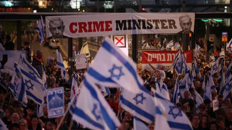 مظاهرات بإسرائيل تطالب بصفقة تبادل وإقالة الحكومة