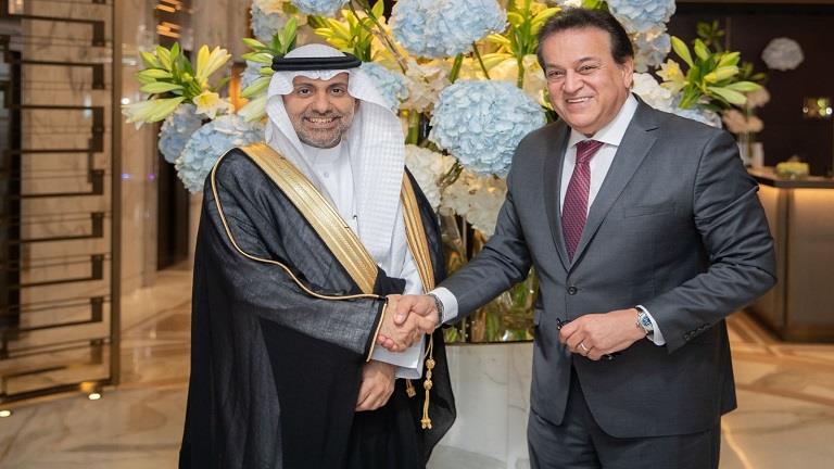 وزير الصحة يلتقي نظيره السعودي لبحث مشروعات التعاون بين البلدين