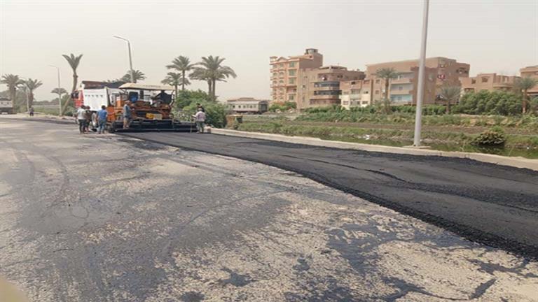 يربط بـ"طريق مصر أسيوط الزراعي".. صورة ترصد تطوير طريق أبو ربع في البدرشين بالجيزة  