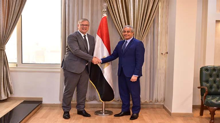 وزير العمل يلتقي سفير هولندا في القاهرة