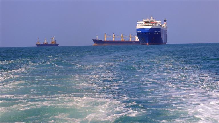 الشركة المالكة لسفينة تعرضت لهجوم حوثي: كانت محملة بحبوب ومتجهة إلى إيران