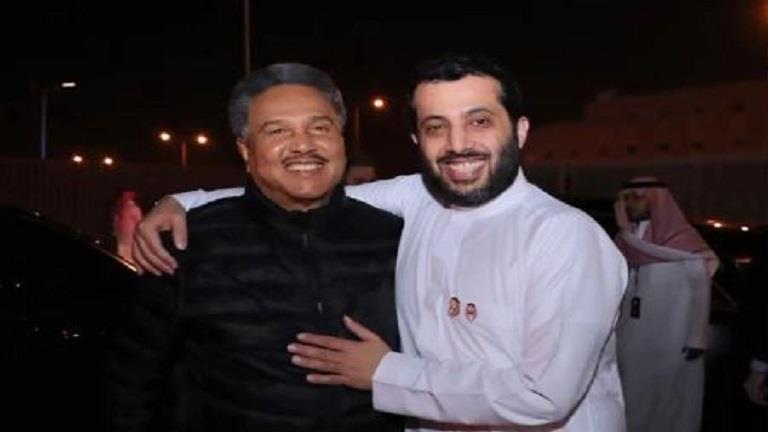 كيف دعم تركي آل الشيخ صديقه محمد عبده بعد إعلان إصابته بالسرطان؟ 