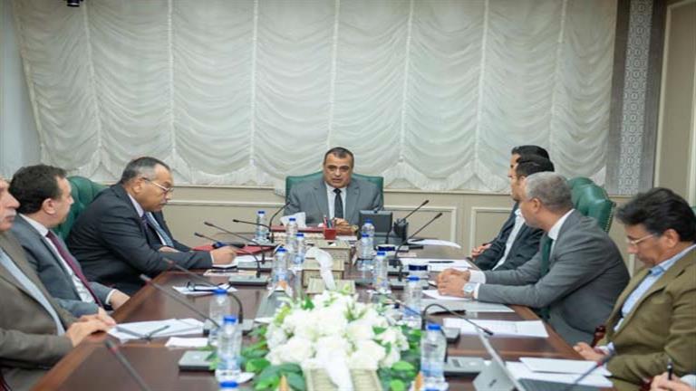 وزير الدولة للإنتاج الحربي يبحث مع ممثل شركة "الخليج للمصاعد الكهربائية" التعاون المشترك