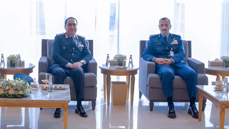 تخريج الدفعة 103.. قائد القوات الجوية يلتقي نظيره السعودي 