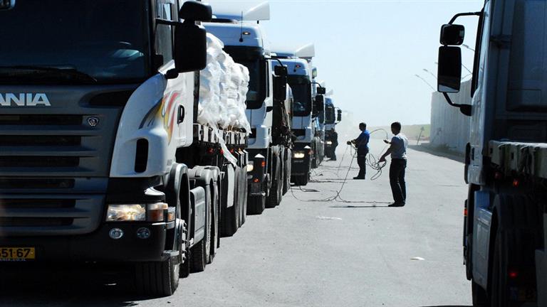 الحكومة بغزة: الاحتلال منع دخول أكثر من 400 شاحنة مساعدات خلال يومين