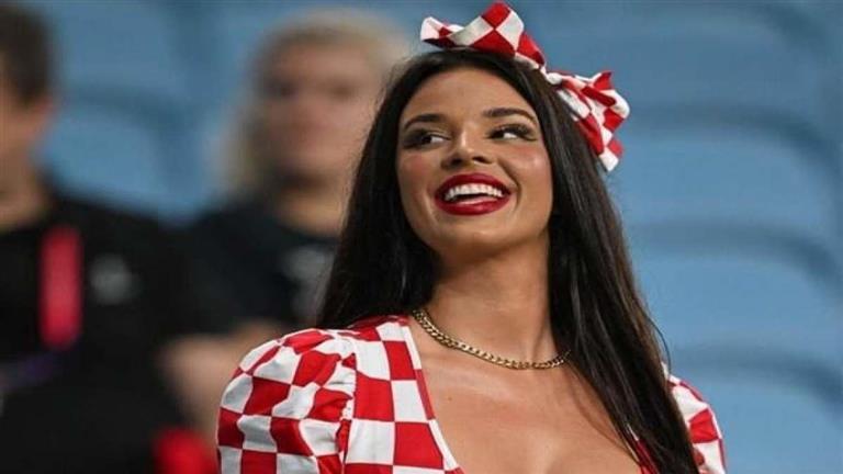 "مستعدون".. مشجعة كأس العالم تدعم كرواتيا في يورو 2024 (صورة)