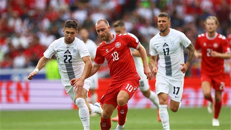 "الأول في البطولة".. التعادل يحسم مواجهة الدنمارك أمام سلوفينيا بأمم أوروبا