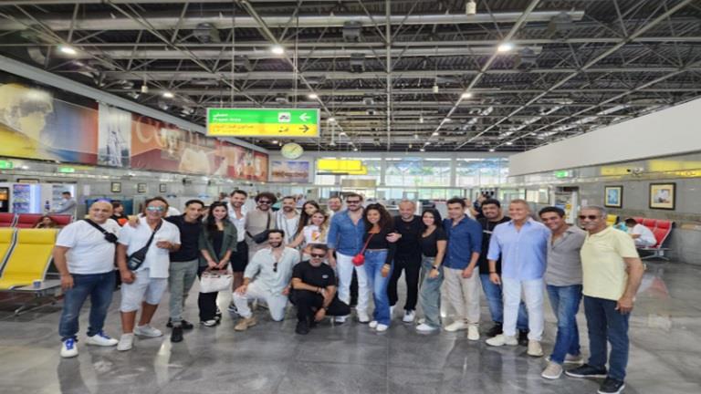 فريق عمل "ولاد رزق 3" في طريقهم إلى السعودية لحضور العرض الخاص