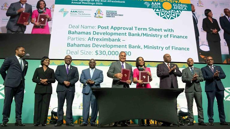 أفريكسيم بنك يوقع 6 اتفاقيات بأكثر من 700 مليون دولار لتمويل الاستثمار بين الدول الأفريقية