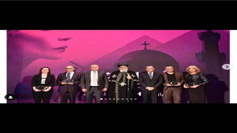 تكريم محمود رشاد وسوسن بدر ونشوى جاد بعد عرض "أم الدنيا 2" في الكاتدرائية