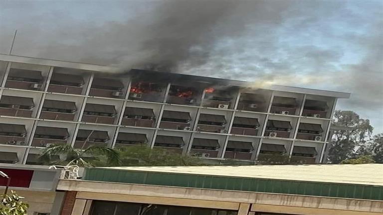 بالصور.. هكذت أنقذت الحماية المدنية الموظفين المحاصرين في حريق كلية طب أسيوط 