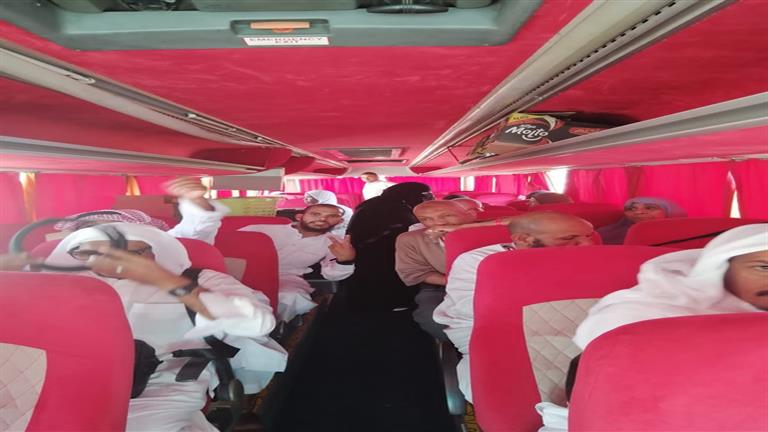 أتوبيس مكيف ووجبات ومياه وعصائر.. وصول بعثة حج جنوب سيناء مطار القاهرة (صور)