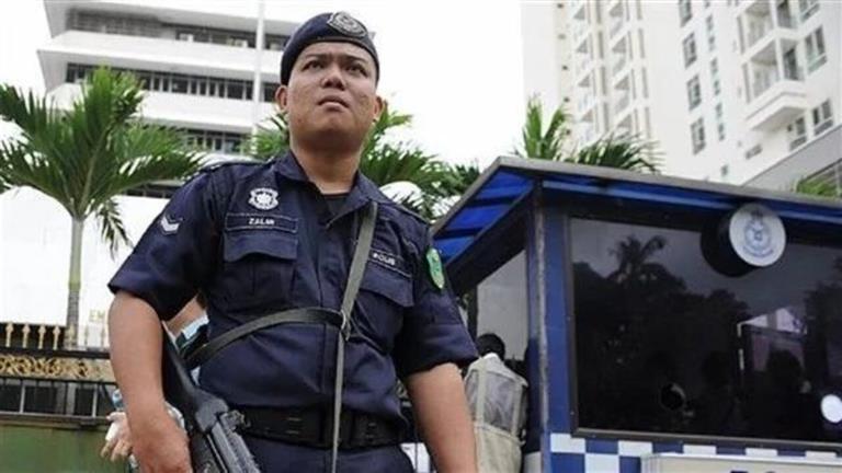 اعتقال 8 أشخاص في ماليزيا بعد تهديدات للملك ورئيس الوزراء