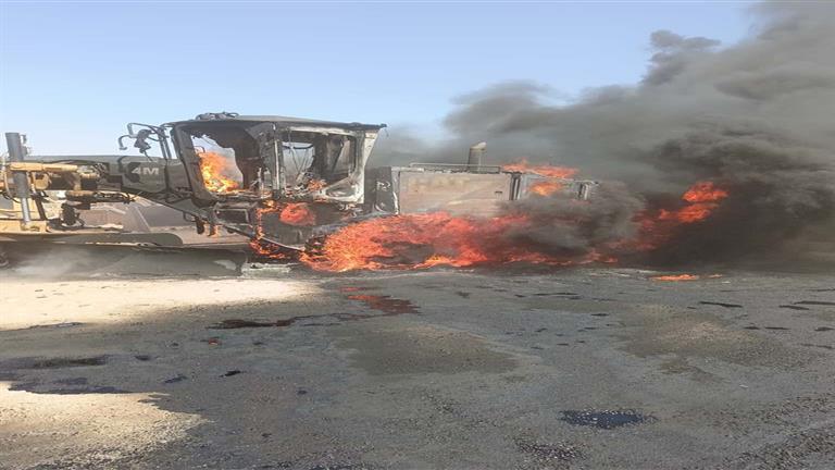 صور| حريق هائل يلتهم معدات ولوادر محطة شركة الرصف الحكومية في الوادي الجديد