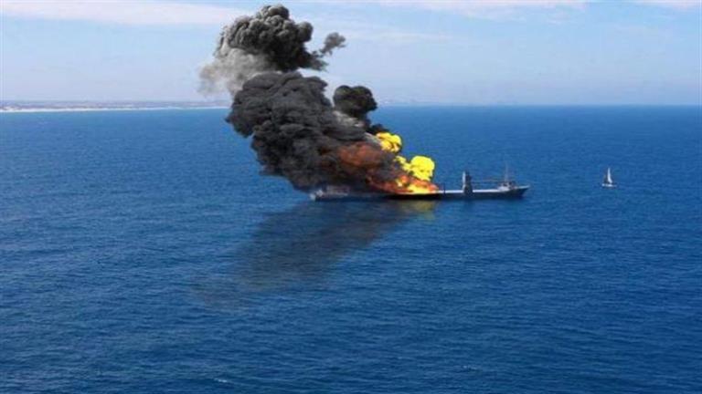 فيديو| مشاهد لاستهداف الحوثيين سفينة إسرائيلية بصاروخ بالستي "فرط صوتي"