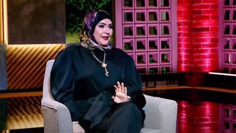 منال عبد اللطيف تكشف قصة ارتداء الحجاب: "كنت ماضية 5 مسلسلات ولغيتهم"