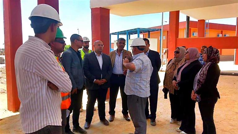 رئيس الجهاز التنفيذي للمياه يتفقد مشروعات الصرف الصحي بمركز أبوالنمرس بالجيزة