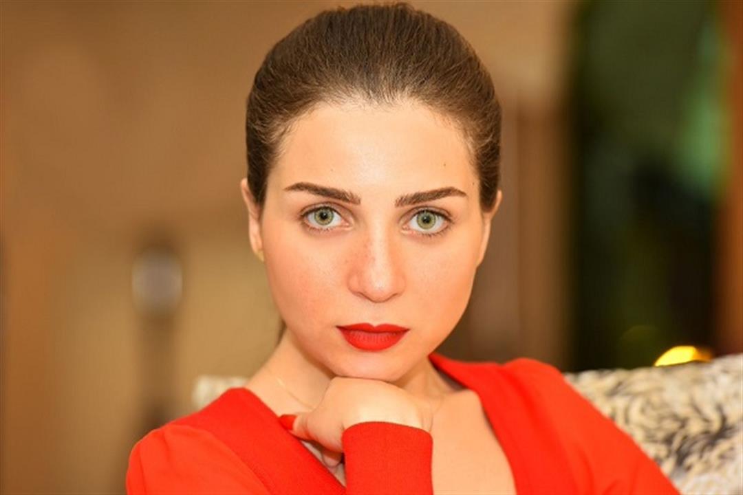 "ادعوا لها بالشفاء"- إليك التطورات الصحية لوالدة مي عز الدين