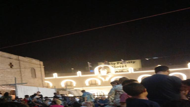   في أول ليالي مولد العذراء بالمنيا.. الآلاف يزورون مخبأ العائلة المقدسة بجبل الطير ( صور )