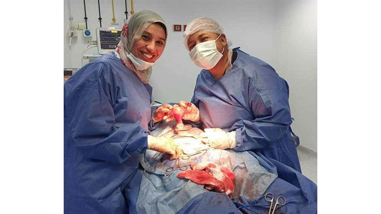 بالصور.. مستشفى الخارجة ينجح في إجراء عمليتي استئصال أورام لسيدتين في الوادي الجديد 