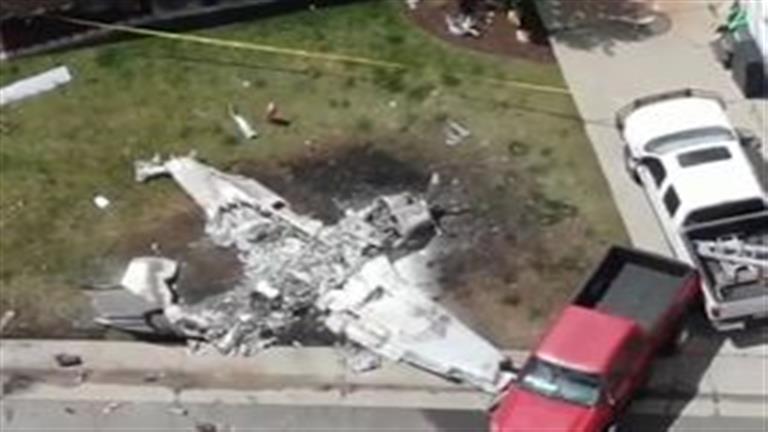 واقعة صادمة.. سقوط طائرة في جراج منزل وهذا ما حدث (فيديو وصور)