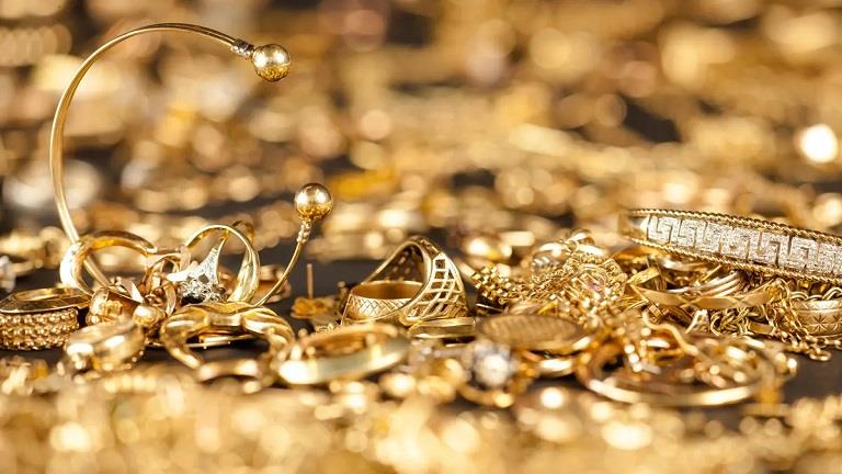 لصوص يسرقون مجوهرات بقيمة 500 ألف يورو من متجر في روما