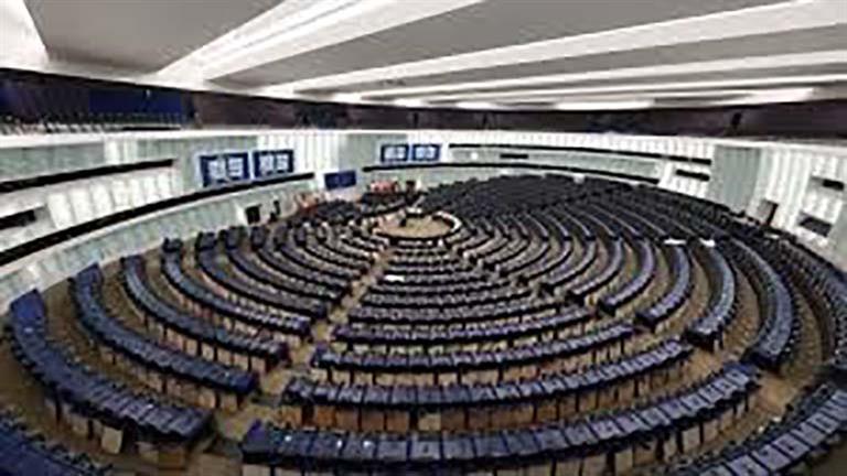 حزب الحرية اليميني المتطرف يتأهب لتصدر انتخابات البرلمان الأوروبي بالنمسا