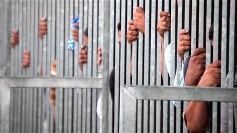 عقب الإفراج عن أبو سليمة.. إعلام عبري: إطلاق سراح عدد من المعتقلين جاء بسبب امتلاء السجون الإسرائيلية