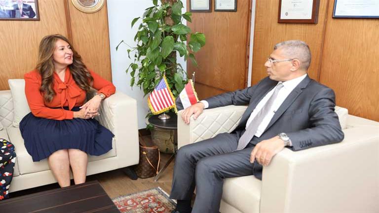رئيس وكالة الفضاء الأمريكية يستقبل السفيرة الأمريكية بالقاهرة