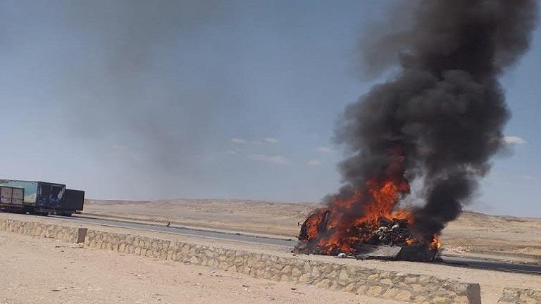 حريق يلتهم سيارة نقل على صحرواي أسيوط 