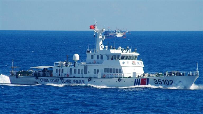 سفينتان صينيتان تدخلان المياه الإقليمية اليابانية قبالة جزر سينكاكو