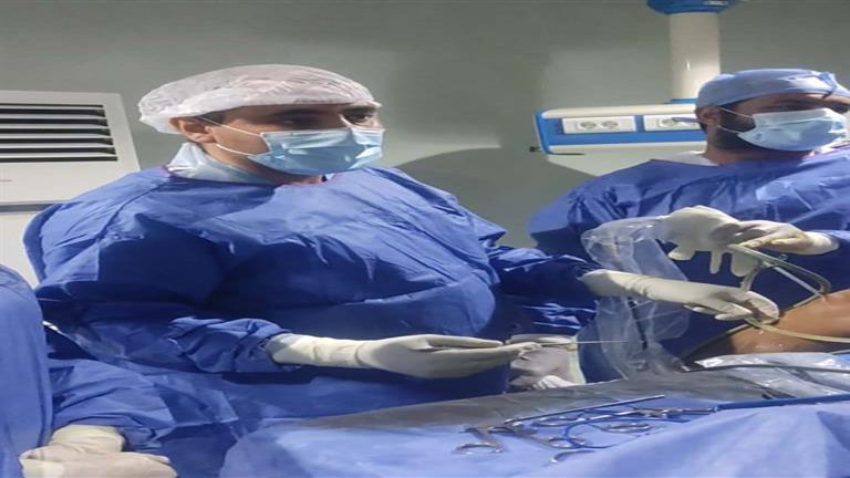 جراحة نادرة لزراعة جذر الغضروف الهلالي الداخلي لمريض بمستشفى في بني سويف 