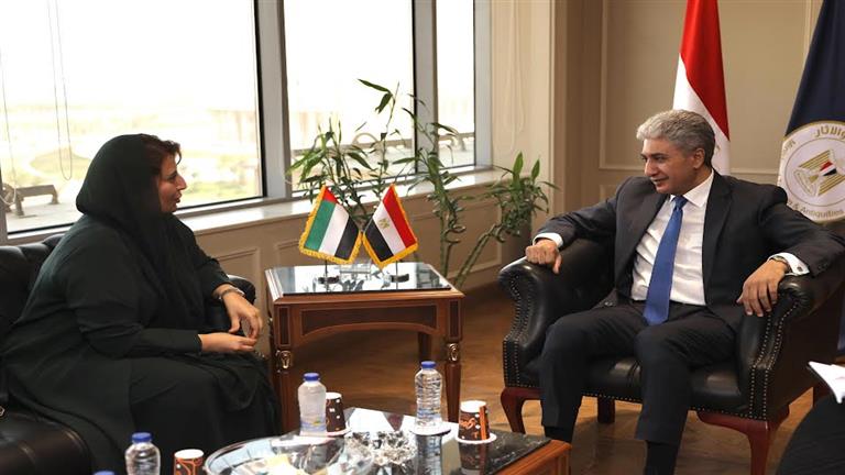 وزير السياحة والآثار يبحث مع سفيرة الإمارات تعزيز التعاون بين البلدين