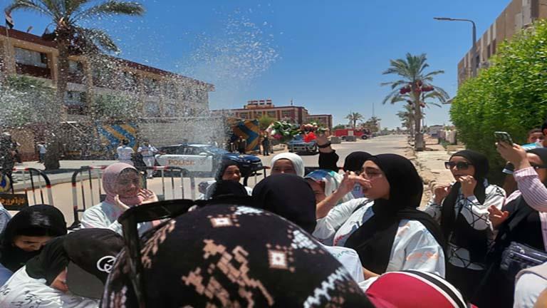 ألعاب نارية وزغاريد..  30 صور ترصد احتفالات طلاب الثانوية العامة في جنوب سيناء بانتهاء الامتحانات