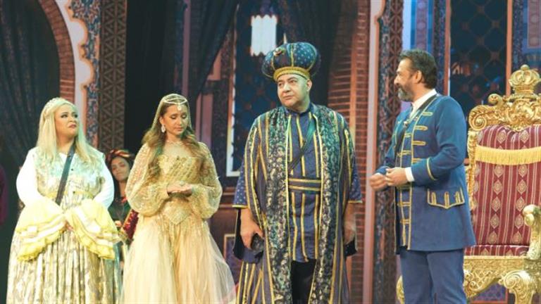 مسرحية "السندباد" لـ كريم عبدالعزيز ونيللي كريم ترفع شعار "كامل العدد" في جدة 